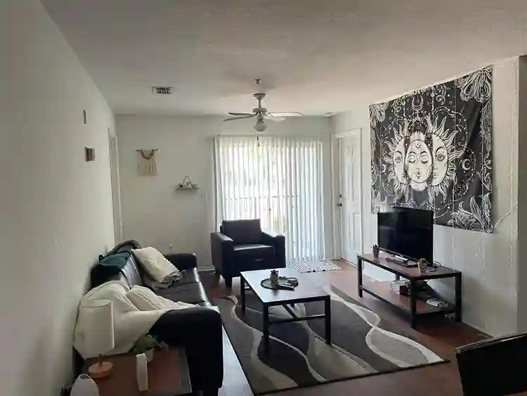 Room for rent: 720$