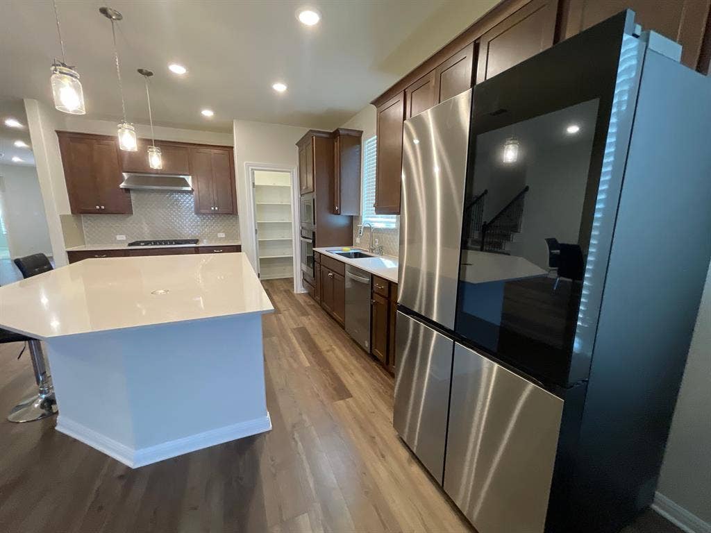 5 BR in Leander