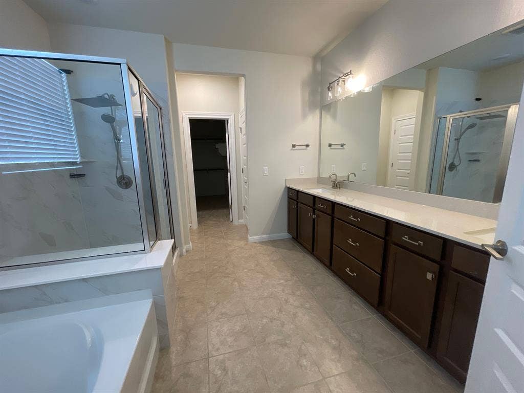 5 BR in Leander
