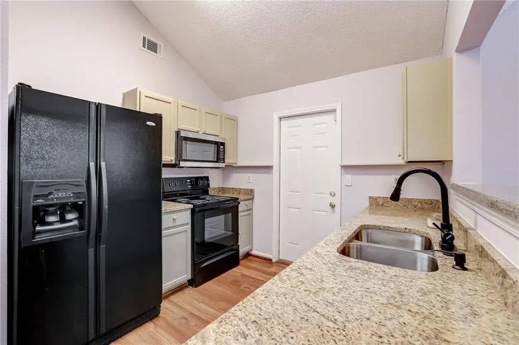3 BR in Union City