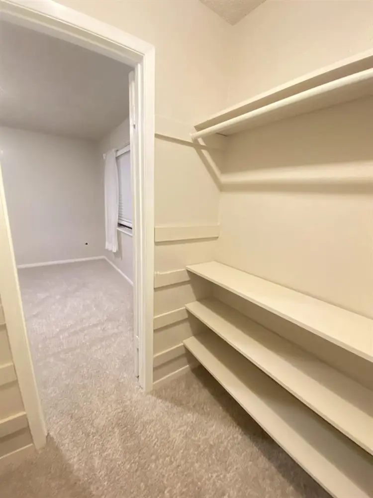 2 Rooms for Rent
