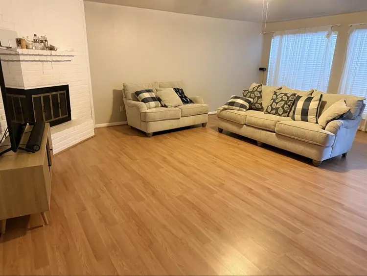 2 Rooms for Rent