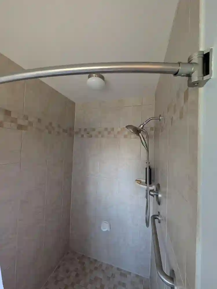 Spacious Master Bedroom for Rent