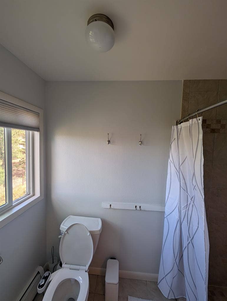 Spacious Master Bedroom for Rent