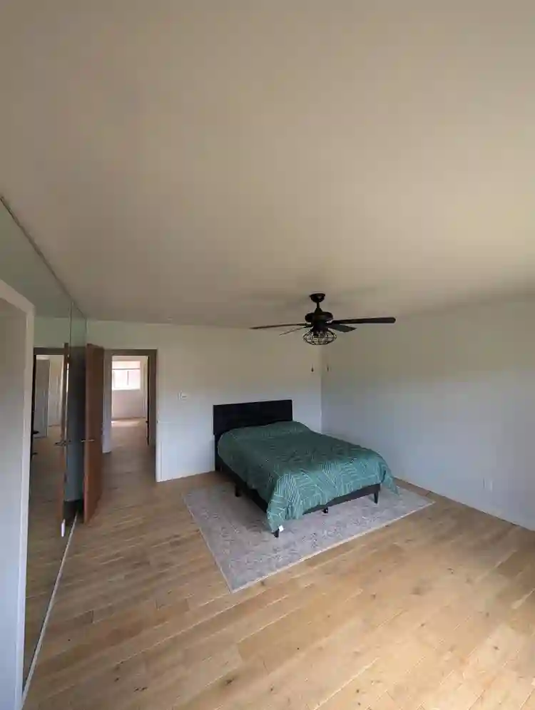 Spacious Master Bedroom for Rent