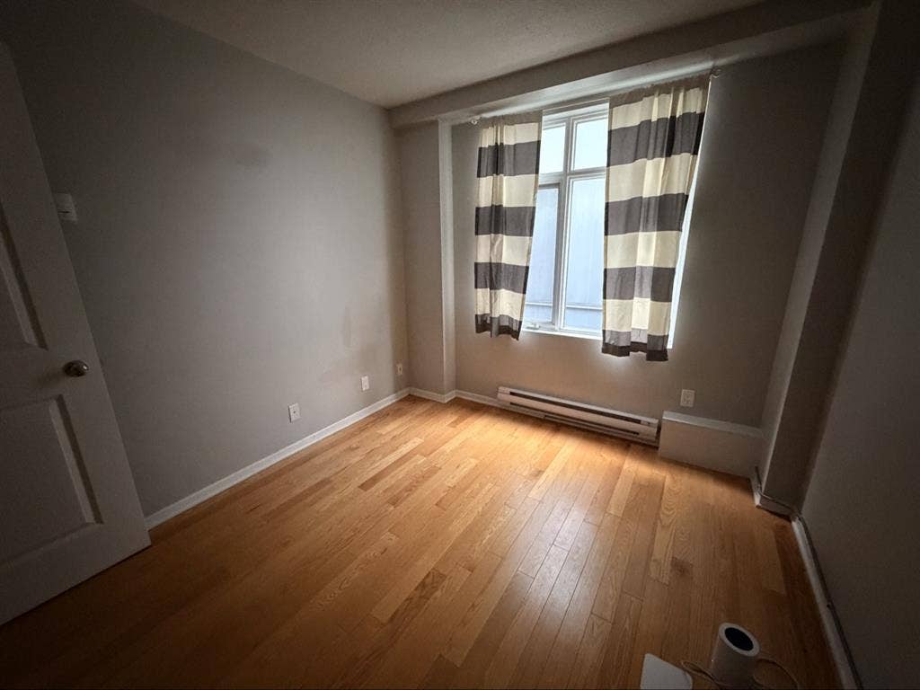 Private room for rent in Centretown