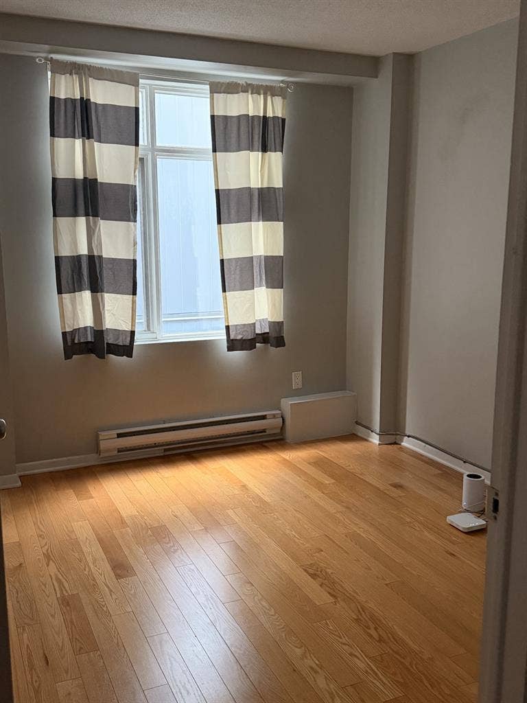 Private room for rent in Centretown