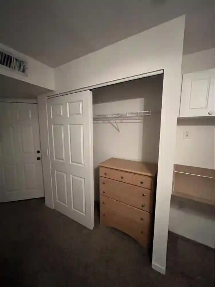Sublet Male Unit 4x4