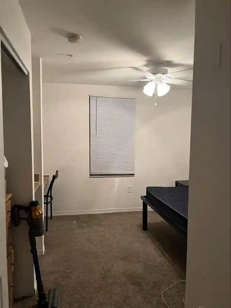 Sublet Male Unit 4x4
