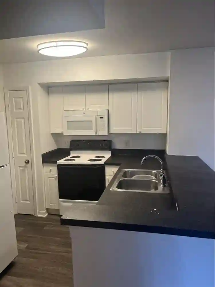Sublet Male Unit 4x4