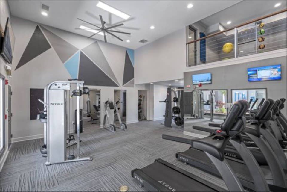 Sublet Male Unit 4x4