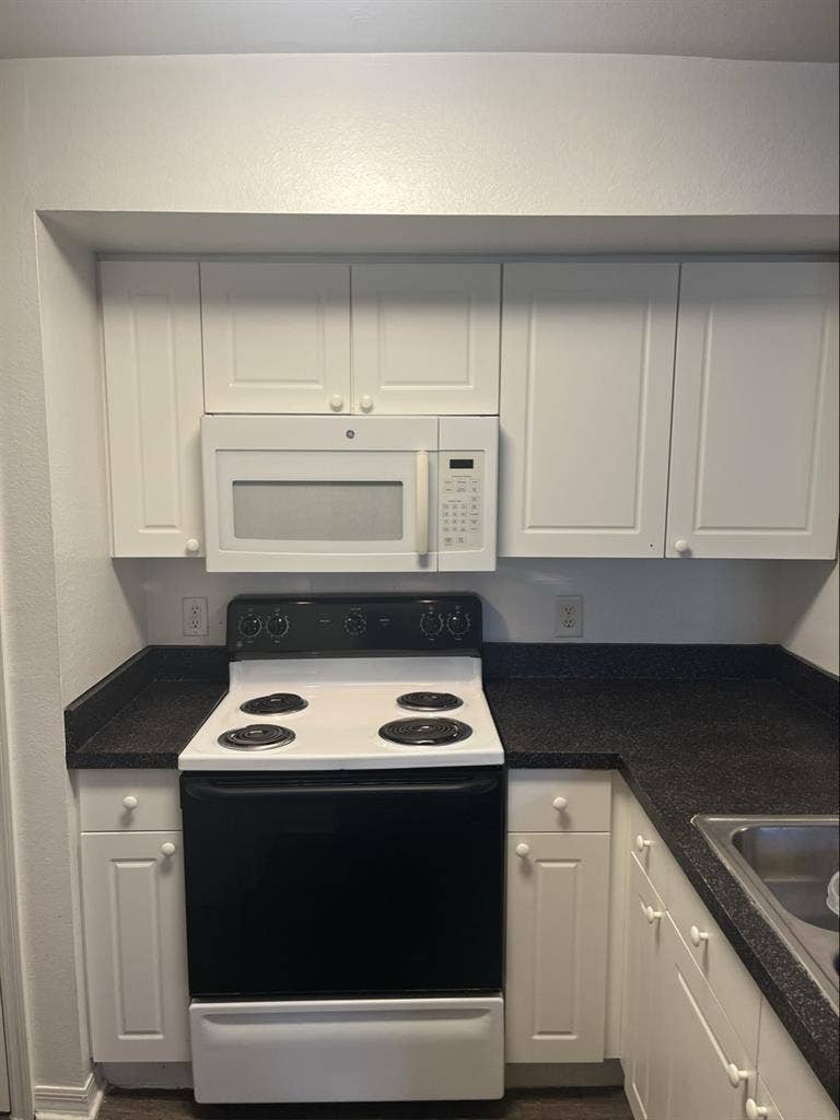 Sublet Male Unit 4x4