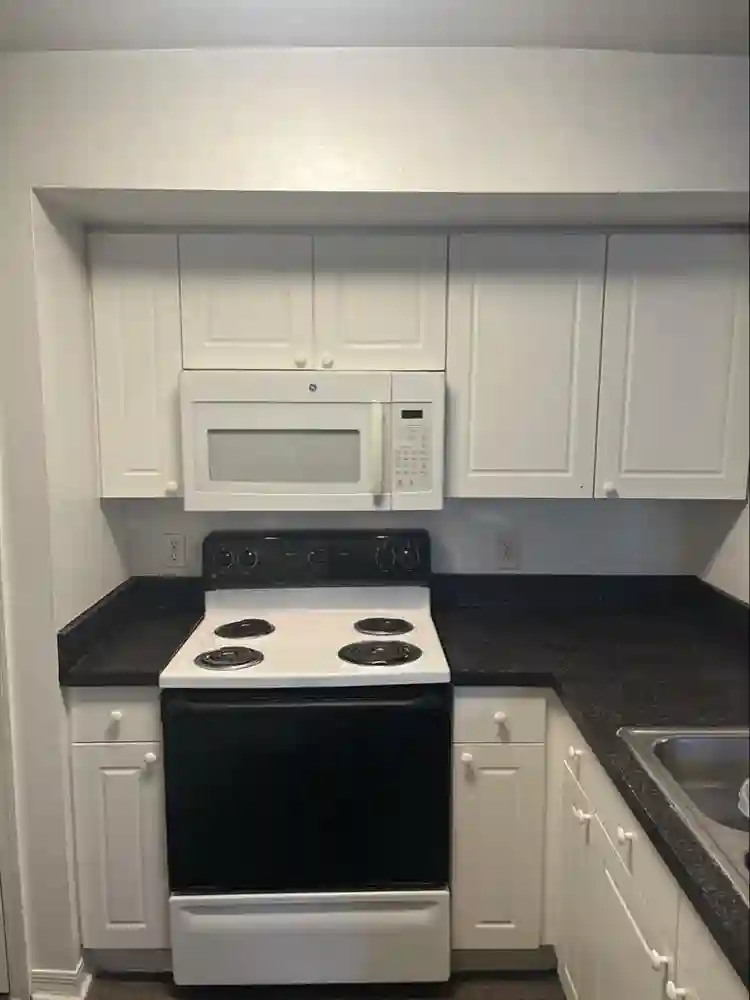 Sublet Male Unit 4x4