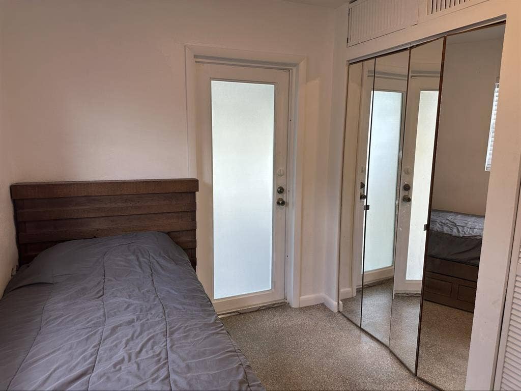 2 Private Rooms + Pool by Wilton