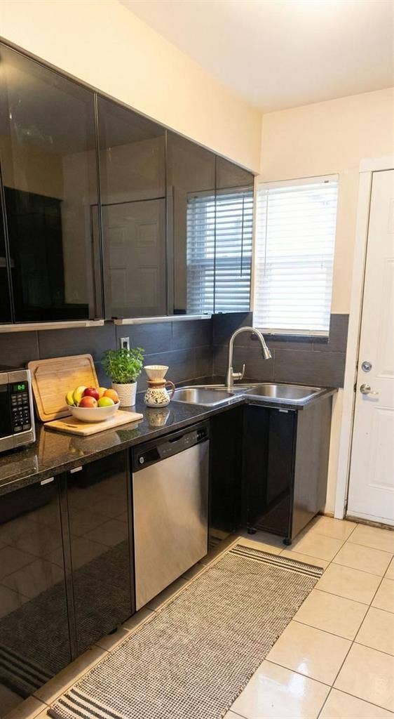 $750 - Furnished - Newton Surrey
