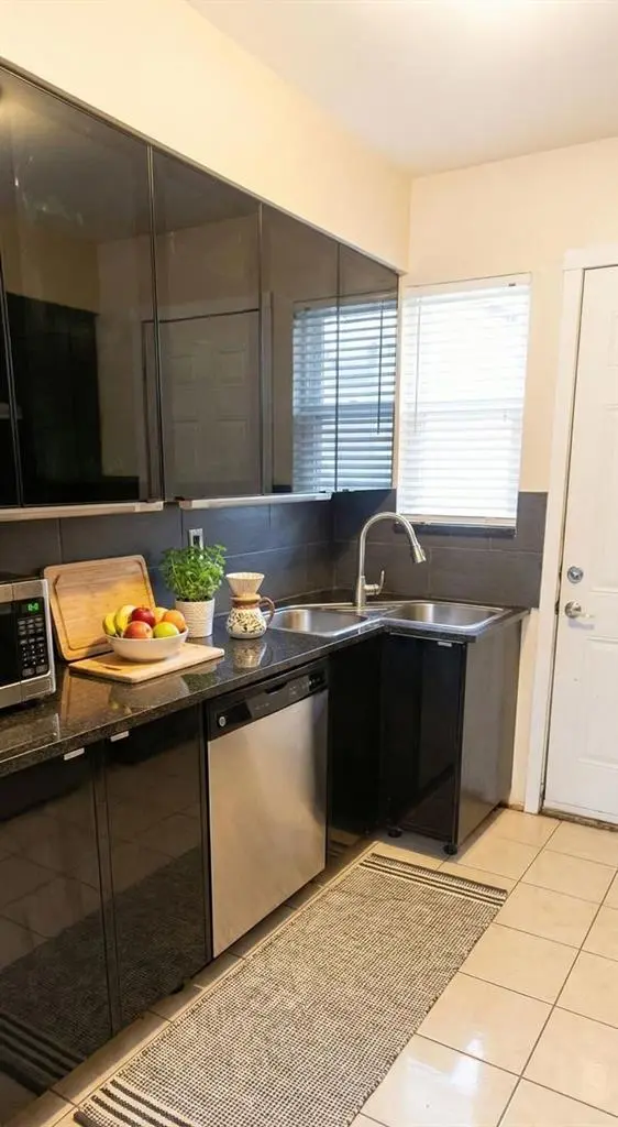 $750 - Furnished - Newton Surrey