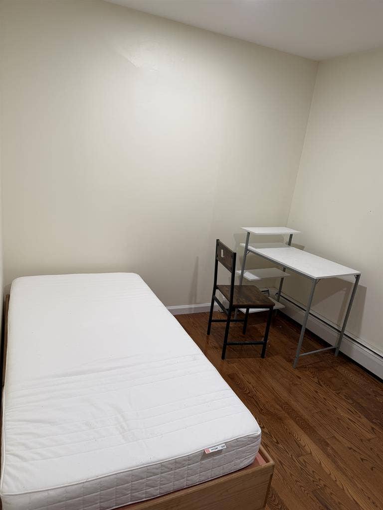 Private room available for Rent