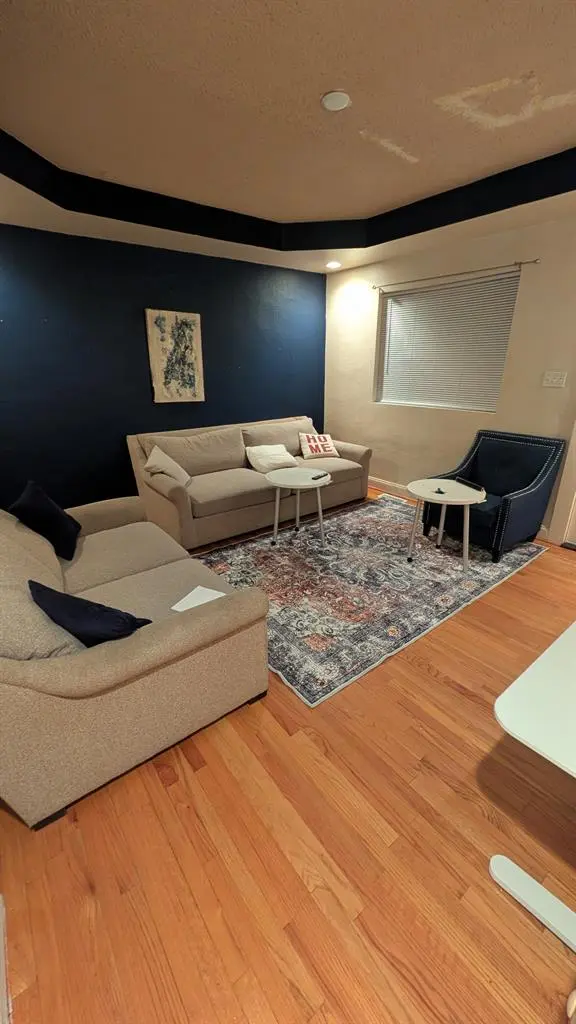 Small room near downtown SL