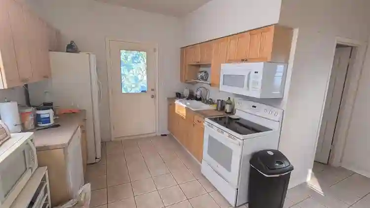 Small room near downtown SL