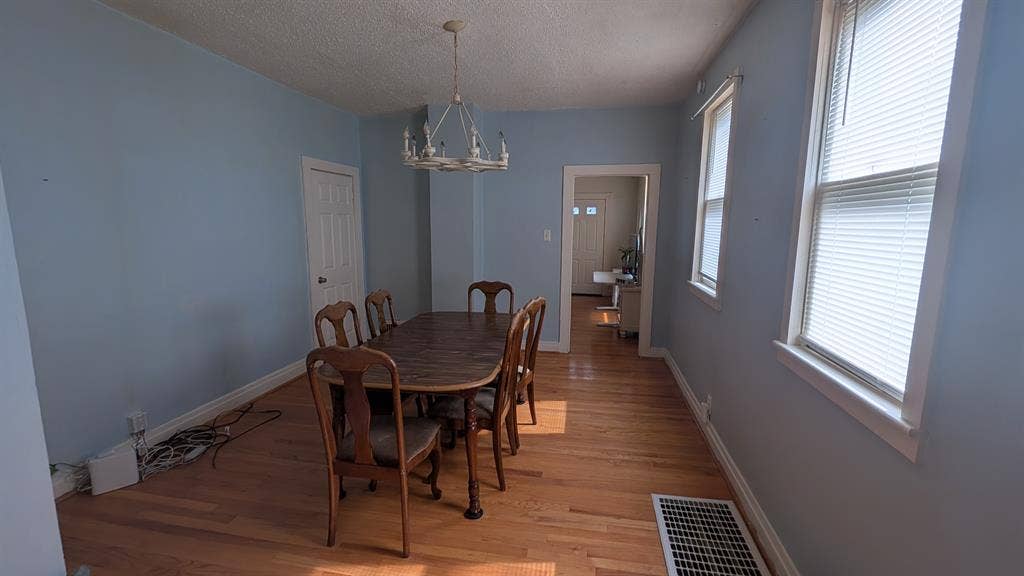 Small room near downtown SL