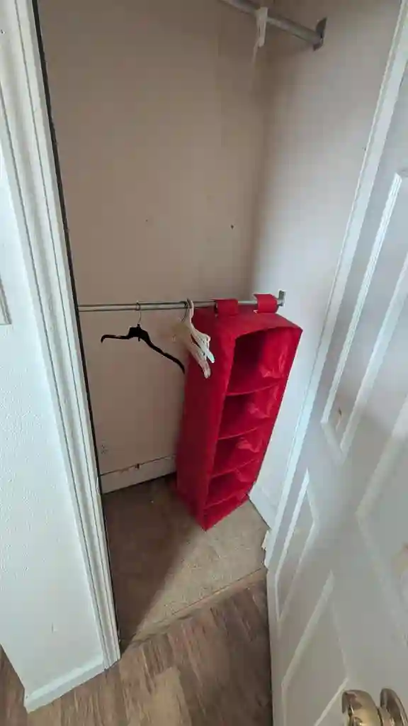 Small room near downtown SL