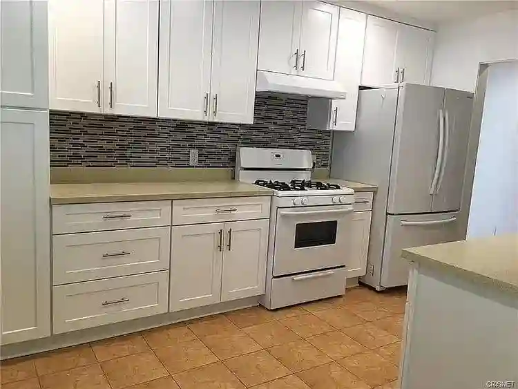 1 Room for rent semi-furnished