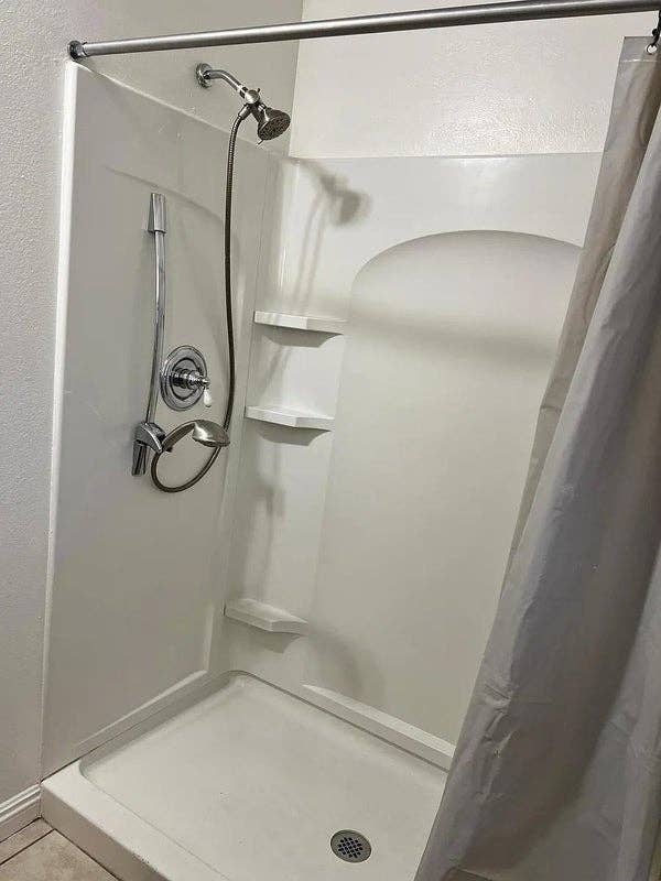 1 Room for rent semi-furnished