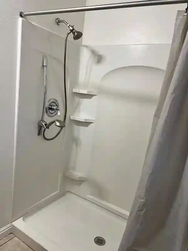 1 Room for rent semi-furnished