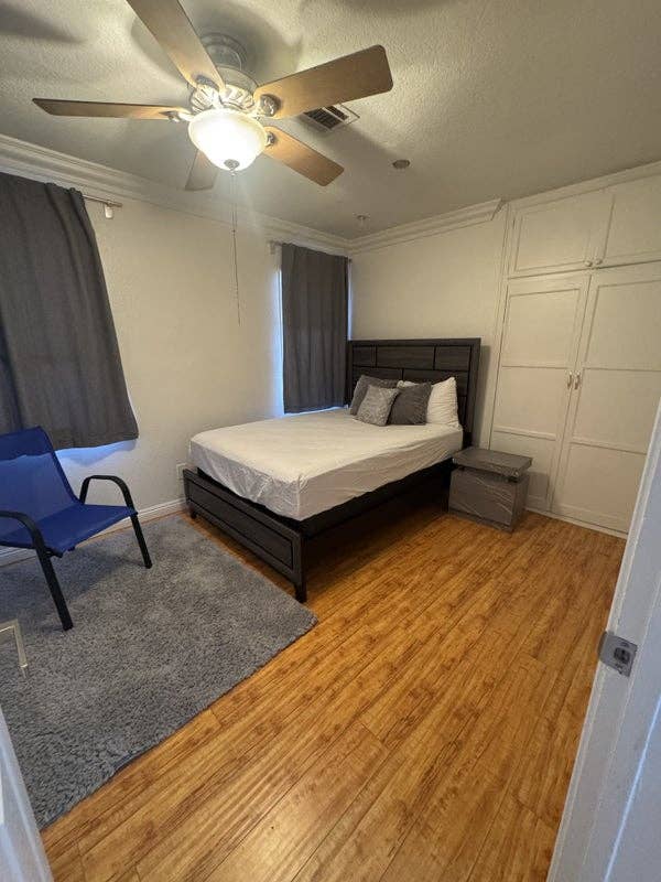 1 Room for rent semi-furnished