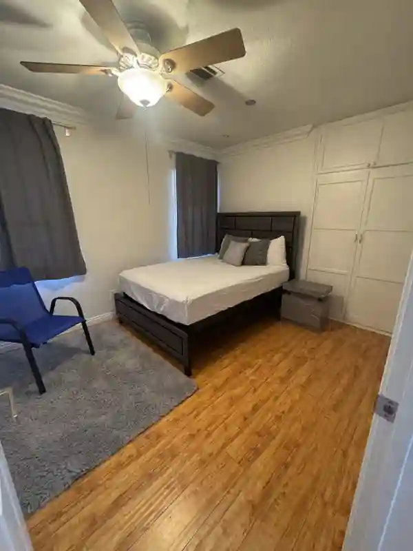 1 Room for rent semi-furnished