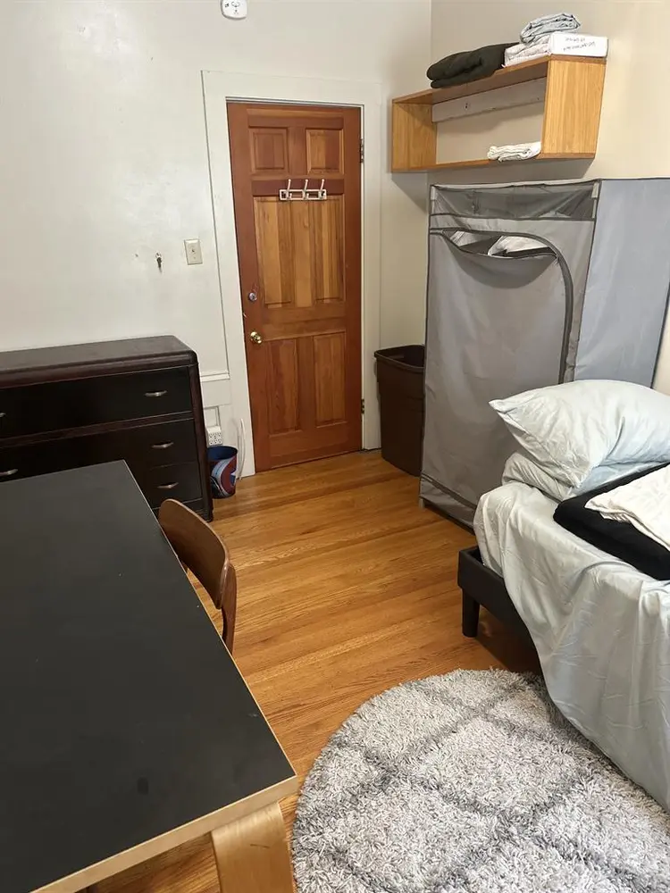 FURNISHED-1 Bed SF, - $900 per mo