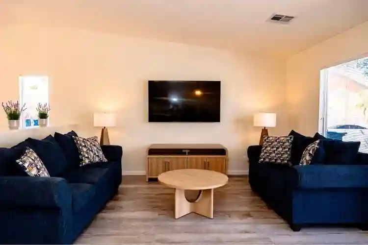 4 Furnished Rooms for Rent at SW