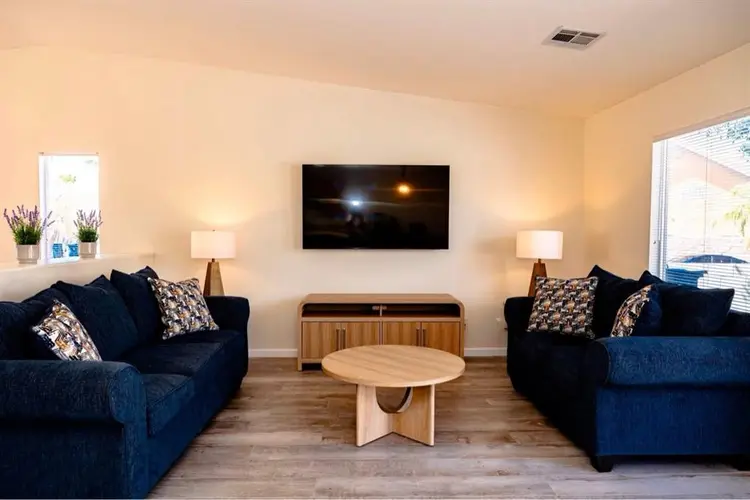 4 Furnished Rooms for Rent at SW
