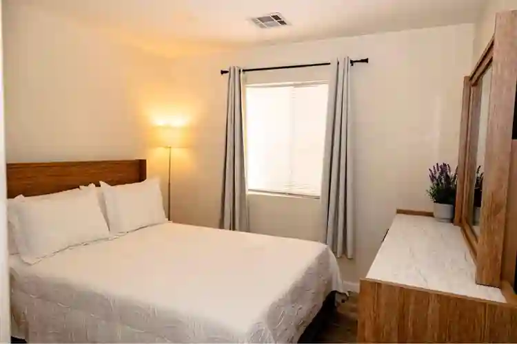 4 Furnished Rooms for Rent at SW