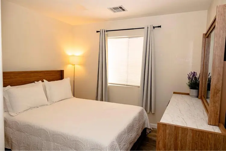 4 Furnished Rooms for Rent at SW