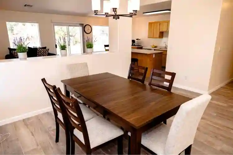 4 Furnished Rooms for Rent at SW