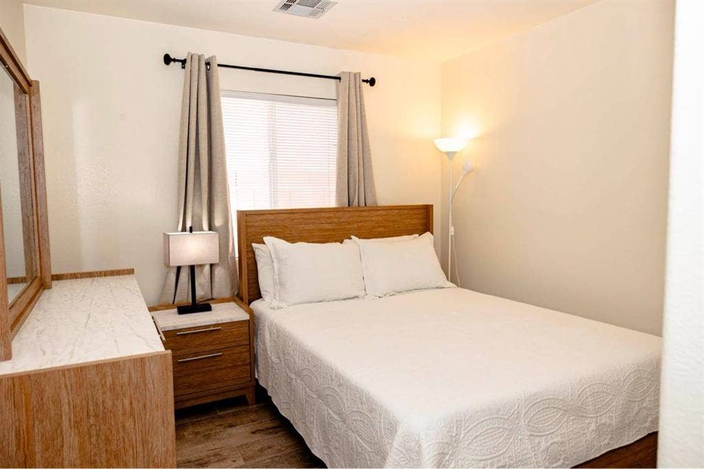 4 Furnished Rooms for Rent at SW