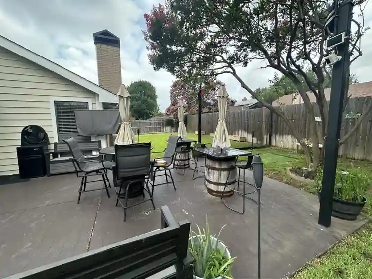 1 roommate with 2 rooms to use