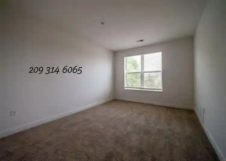 Makley Place offers one, bedroom