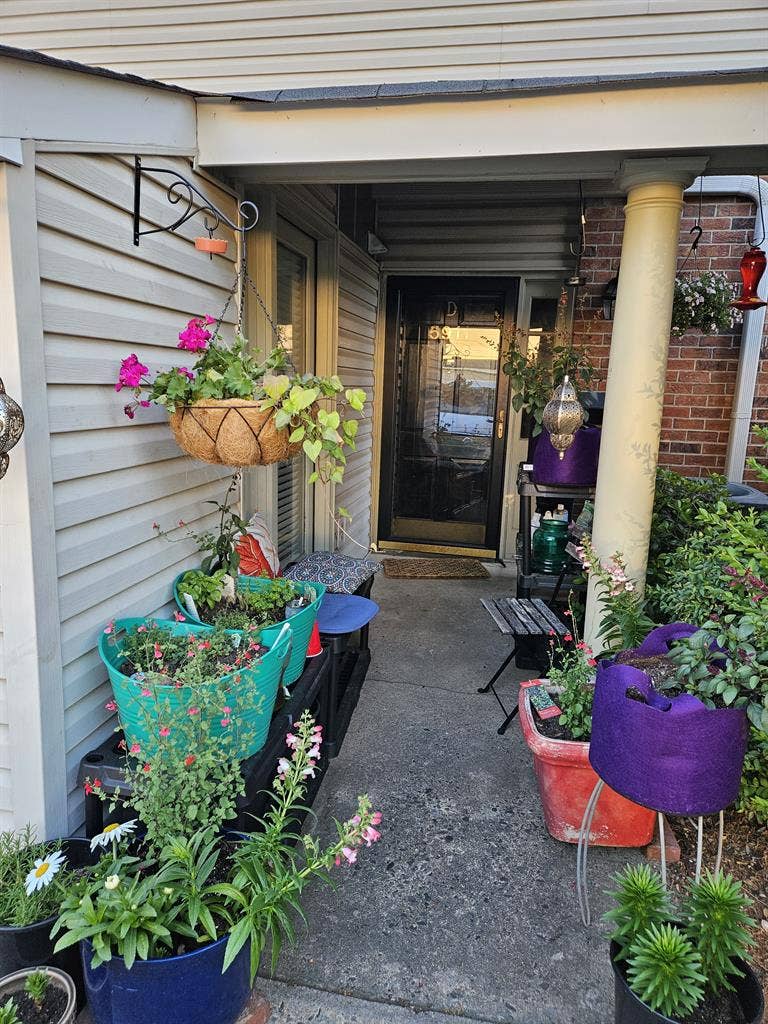 Two Rooms rent,private upstairs.