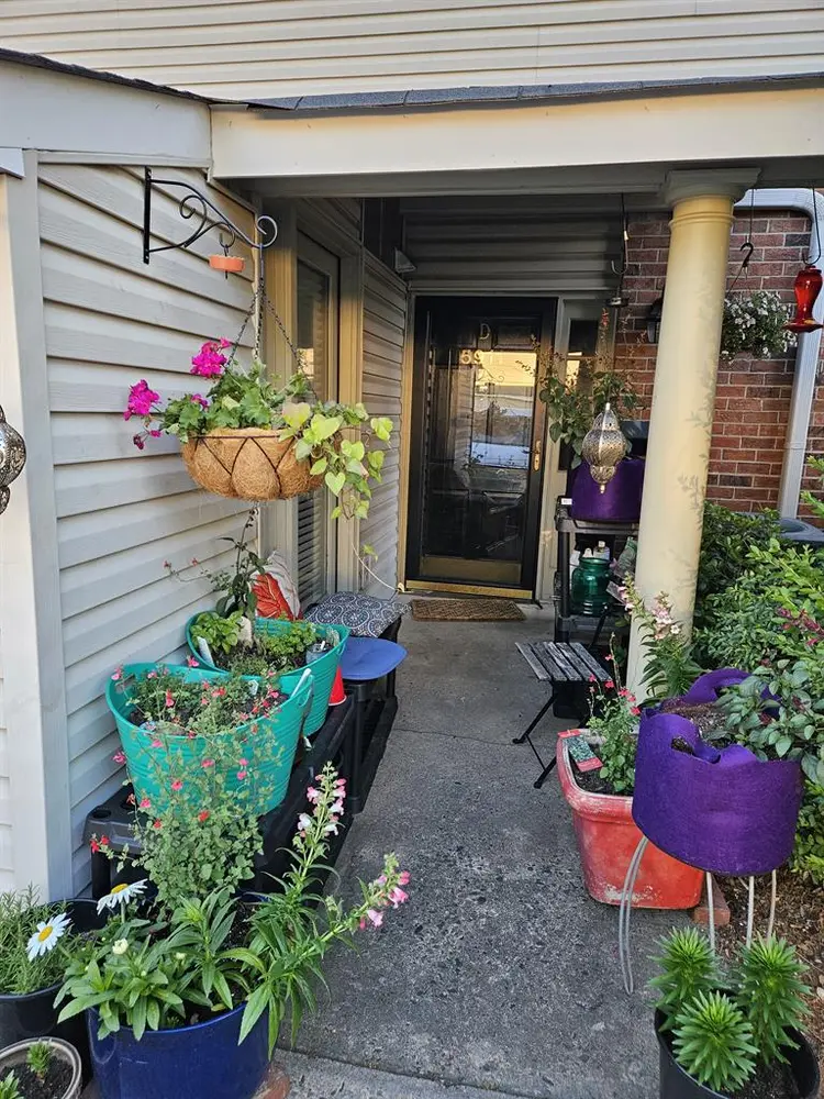 Two Rooms rent,private upstairs.