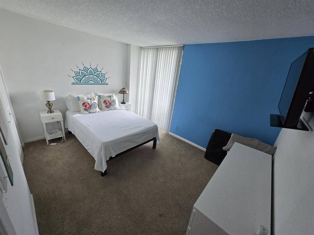 Cleean and fully furnished Bedroom