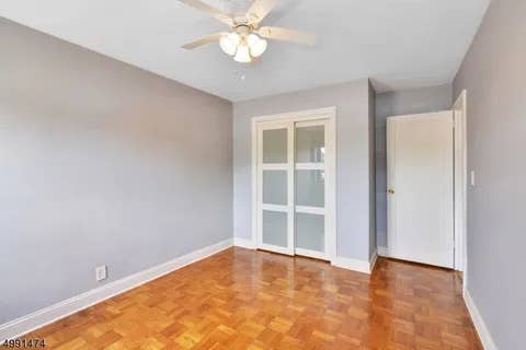 Private Room in 2BR/1BA - Fort Lee