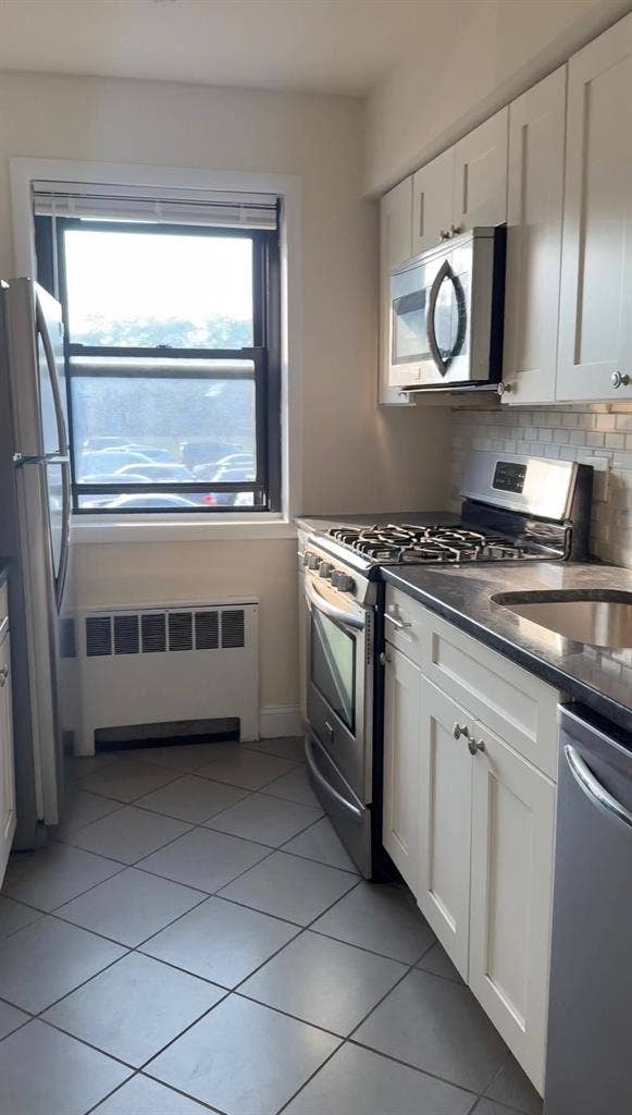 Private Room in 2BR/1BA - Fort Lee