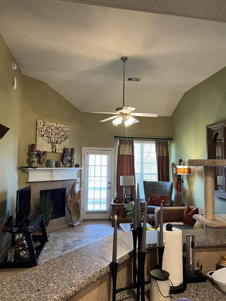 Beautiful Gated Townhome-77379