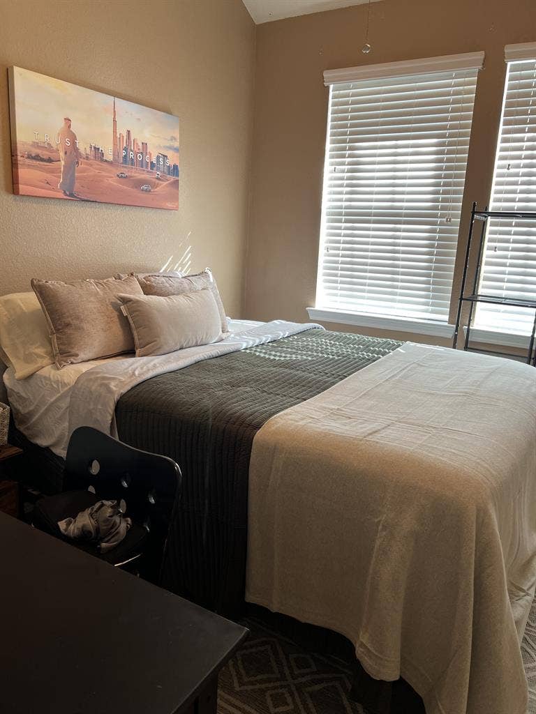 Beautiful Gated Townhome-77379