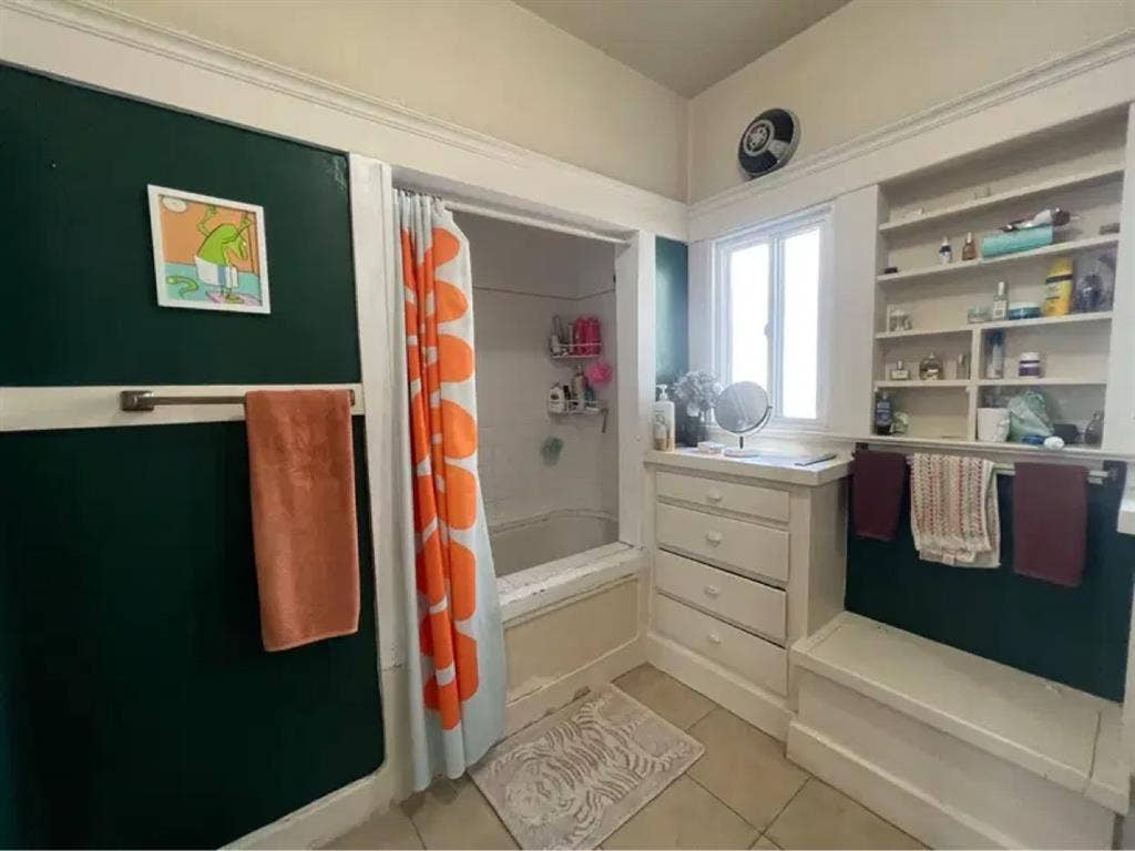 Private room in creative house
