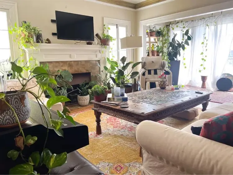 Private room in creative house