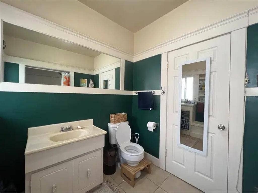 Private room in creative house