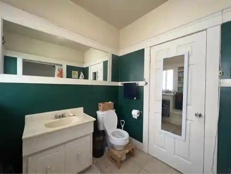Private room in creative house